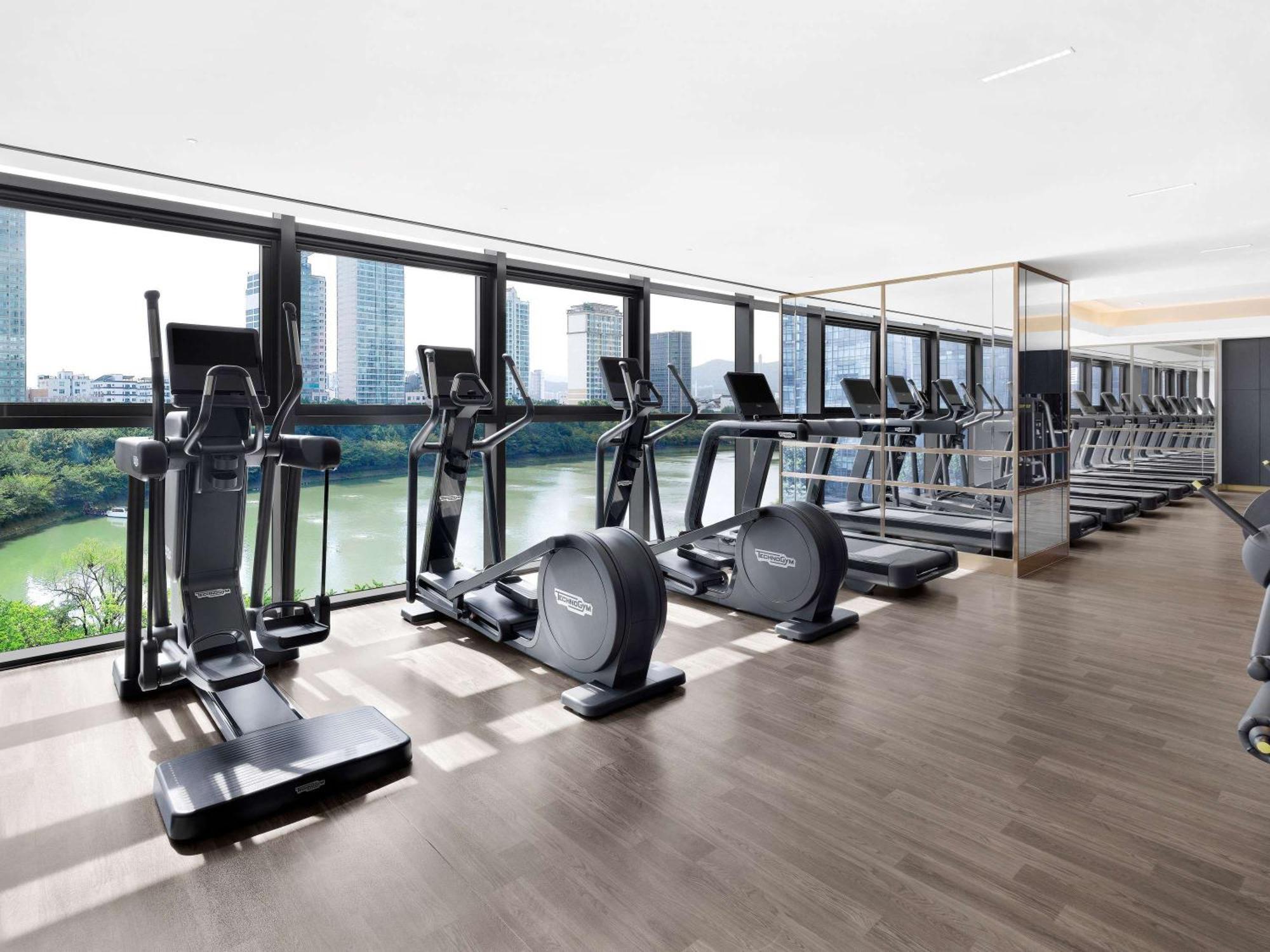 Sofitel Ambassador Seoul Hotel & Serviced Residences Exterior photo
